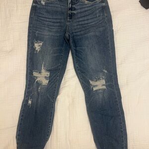 Judy Blue Distressed Boyfriend Jeans in Blue